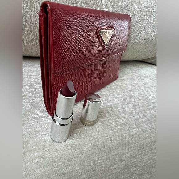 PRADA AUTHENTIC w COA Saffiano Wallet in great condition beautiful red ♥️ - Picture 1 of 16